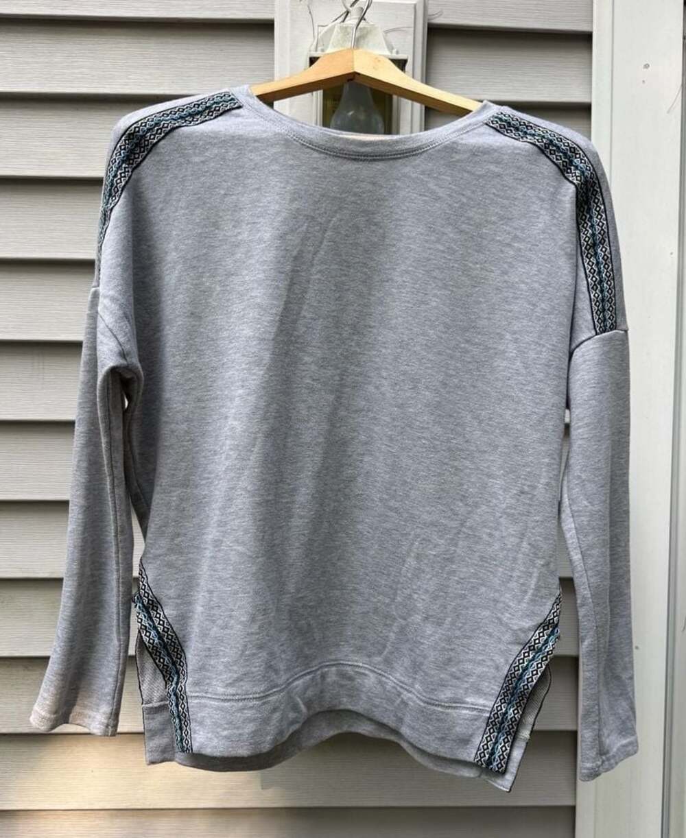 Yo Los Angeles Gray Sweatshirt with Embroidered Shoulder and Side Panels, Size L